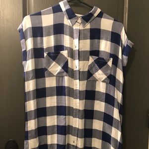Navy/white check shirt